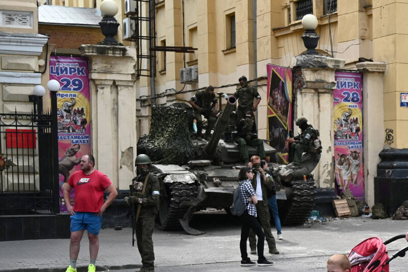 Год назад Пригожин и ЧВК «Вагнер» подняли вооруженный мятеж 
