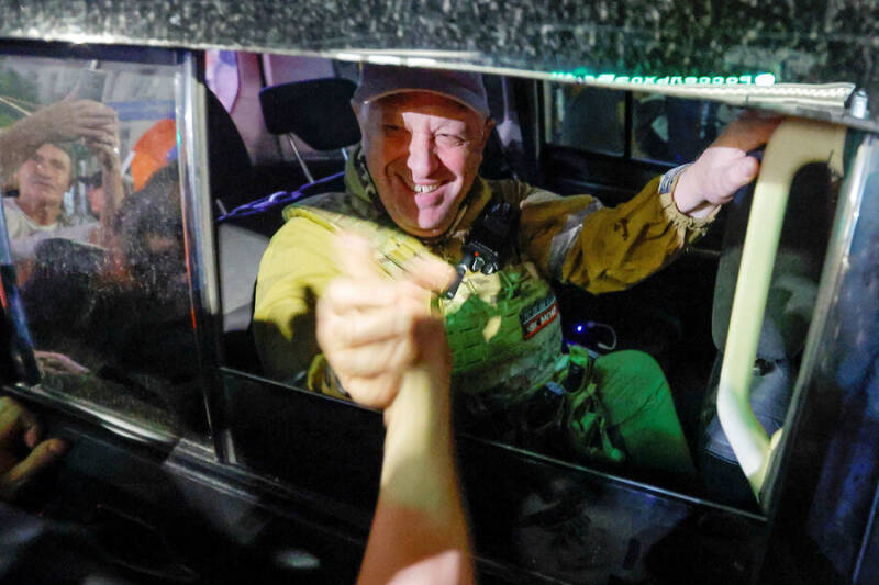 Год назад Пригожин и ЧВК «Вагнер» подняли вооруженный мятеж 