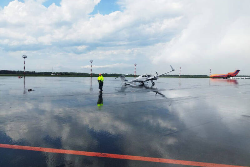 Смерч разбросал самолеты в аэропорту Бегишево в Нижнекамске 